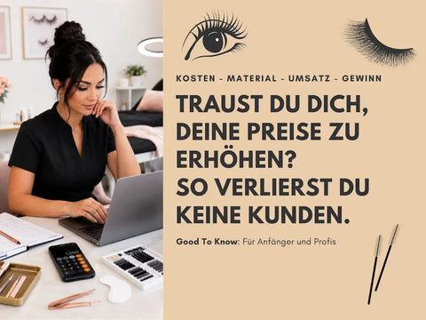 Wimpernstylistin kalkuliert ihre Preise am Laptop im Studio