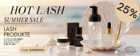 Sommerliche Werbegrafik von VIELLA LASHES mit verschiedenen Lash-Produkten auf einer Muschel-Dekoration. Beworben wird ein Hot Lash Summer Sale mit 25% Rabatt auf Lash-Produkte und dem Code SUMMER25.