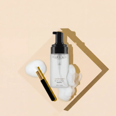 VIELLA LASHES Lash Shampoo Neutral 100ml mit Reinigungsbürste – sanftes Wimpernshampoo für alle Hauttypen zur professionellen Wimpernreinigung